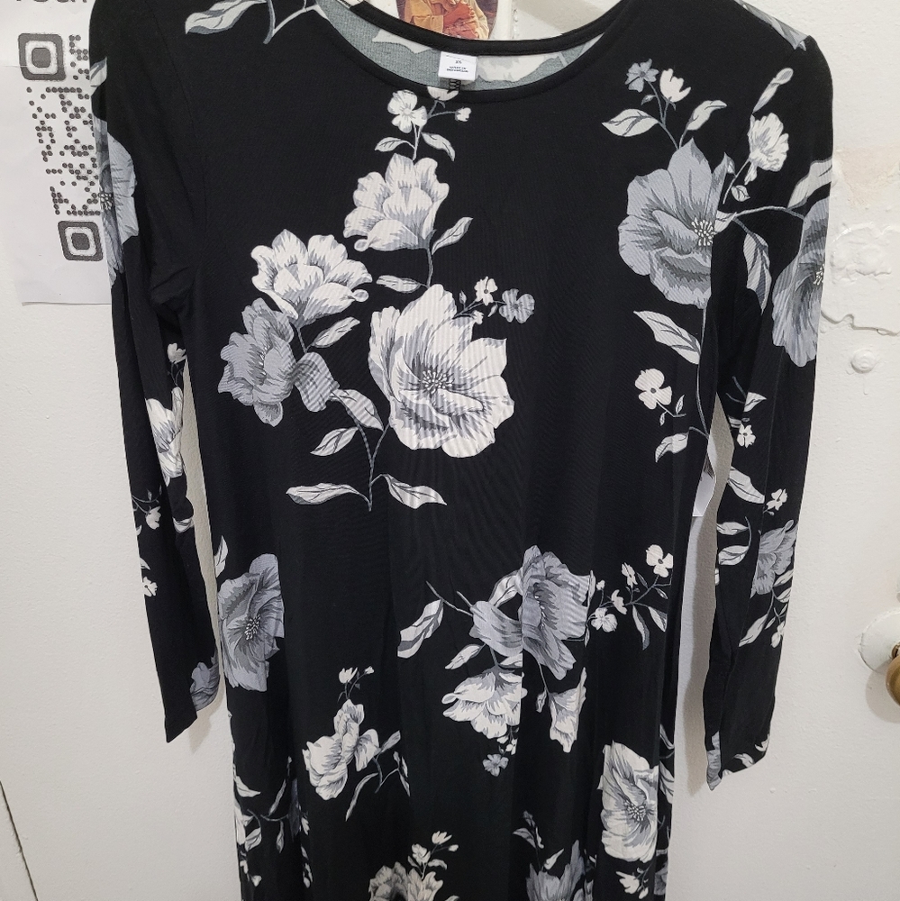 Long sleeve flower flowy dress